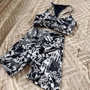 Rare Gymshark Training scrunch bum set